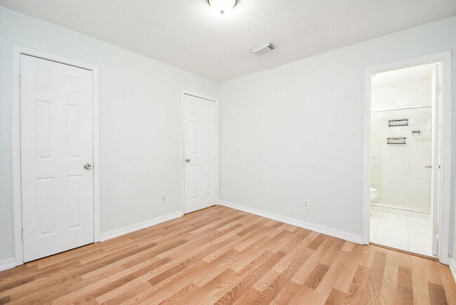 Foto del edificio - 5154 Markwood Ln