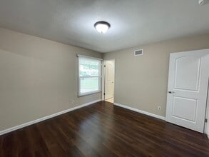 Building Photo - 23370 Schoolcraft St