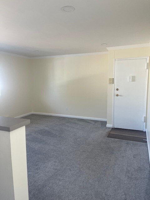 Bright and spacious living room - The Niche at 7th Street Gardens