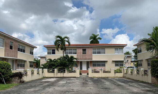 Foto del edificio - 17 Salamanca Ave
