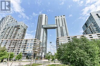 Building Photo - 15 Iceboat Terr