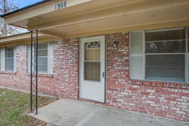 Photo - 1908 Swift Ave House