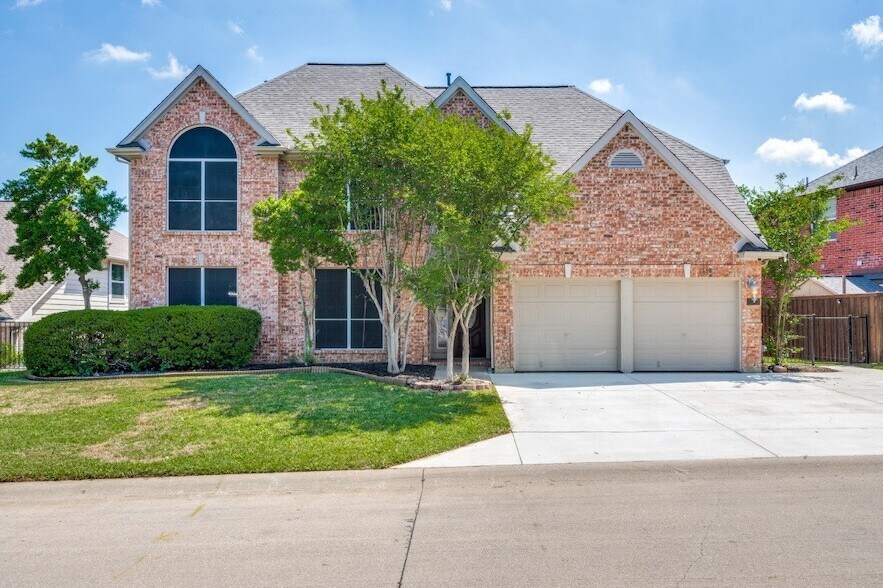 Photo - 2704 Crestwood Ln