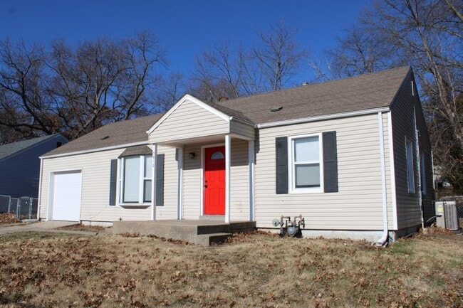 Foto del edificio - 3910 NE Vivion Rd