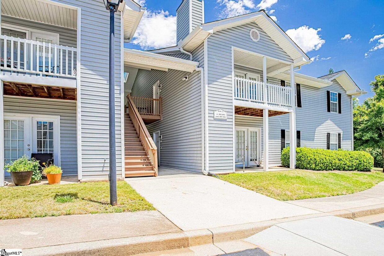 Primary Photo - 408 Pelham Square Way