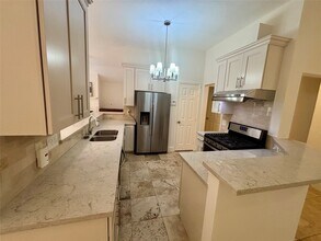 Building Photo - 7815 Log Hollow Dr