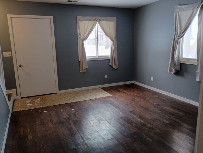 Foto del edificio - Private 2 bed 1.5 bath home in Spring Lake