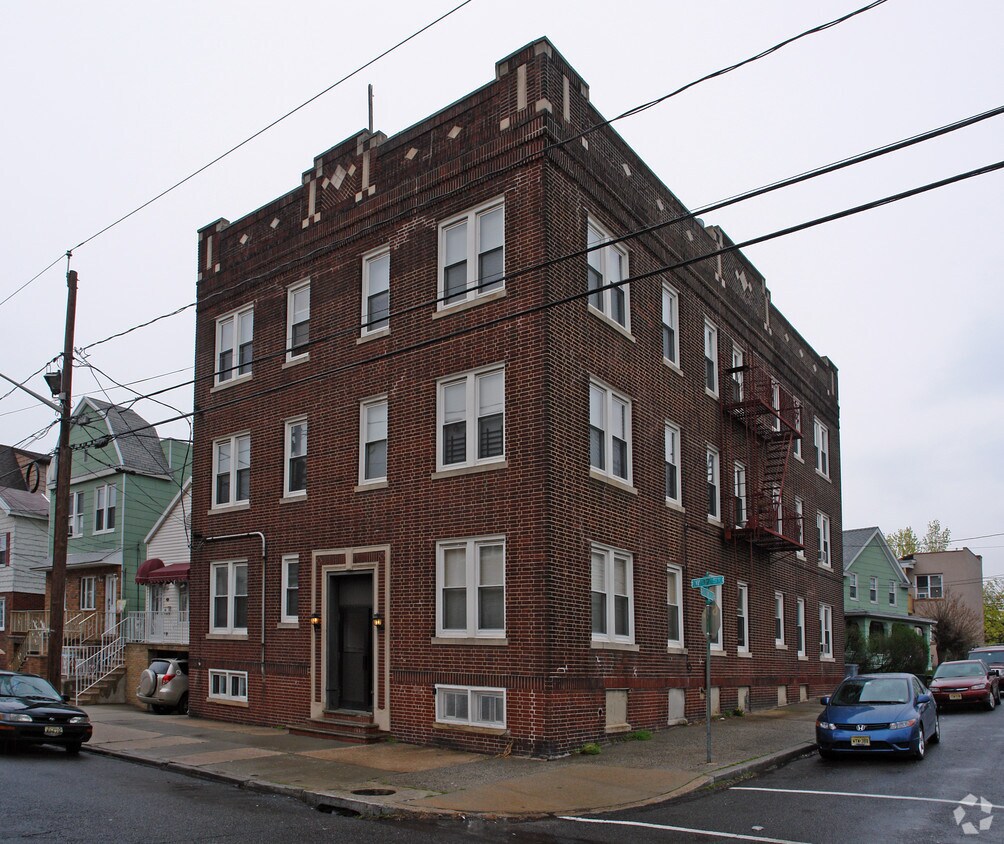 Primary Photo - 79 W 47th St
