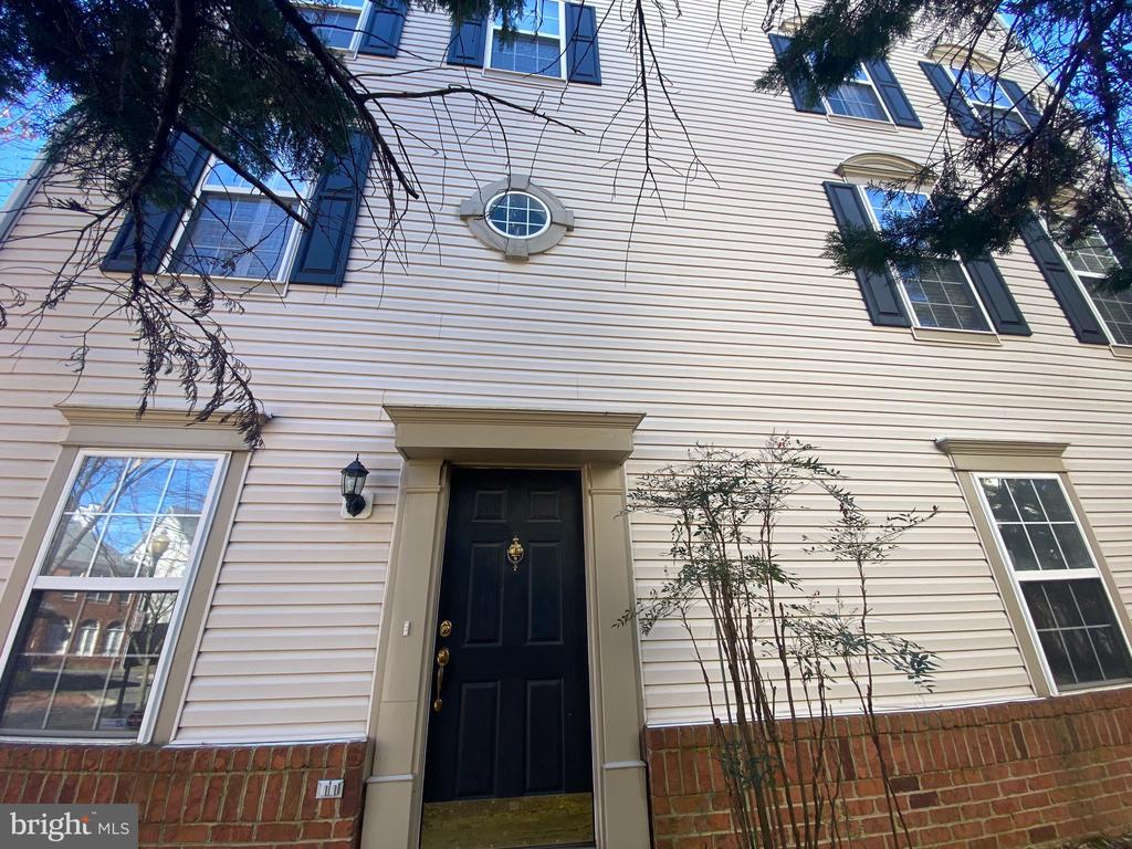 Primary Photo - 5142 Donovan Dr