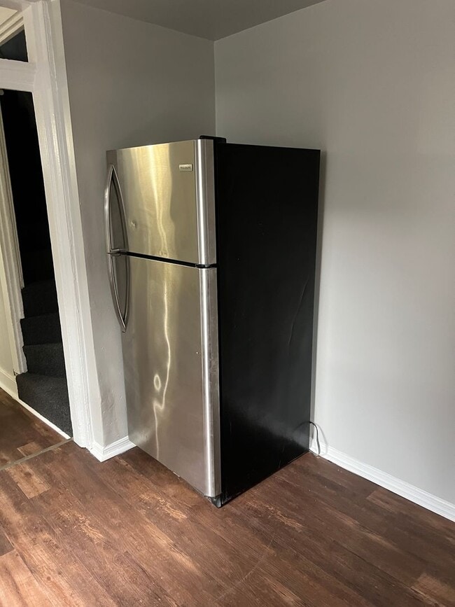 Building Photo - Lovely Three Bedroom House in Lancaster City