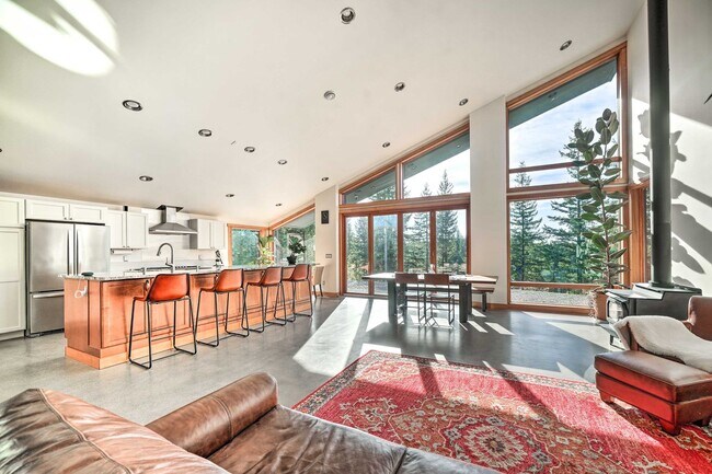 Foto del edificio - 5bd/3.5ba Monroe Home