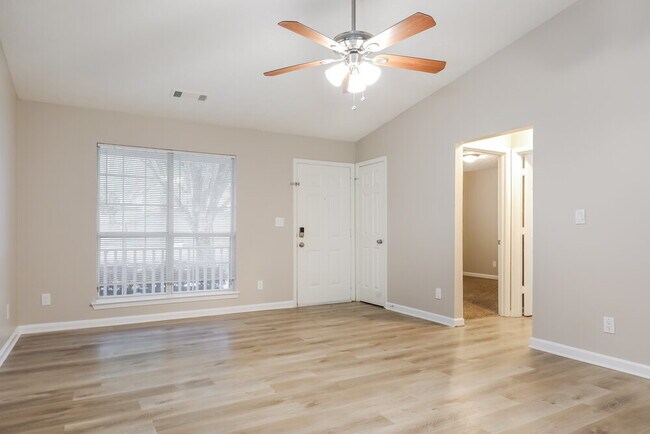 Foto del edificio - 960 Maple Leaf Ridge