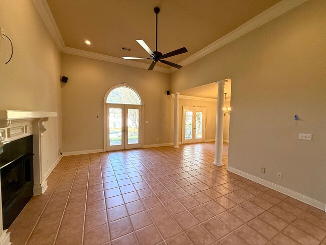 Foto del edificio - 4BR/2BA HOME IN WHISPER LAKE FOR RENT!!