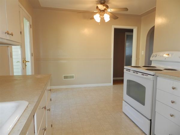 Building Photo - 1642 Ruddiman Dr