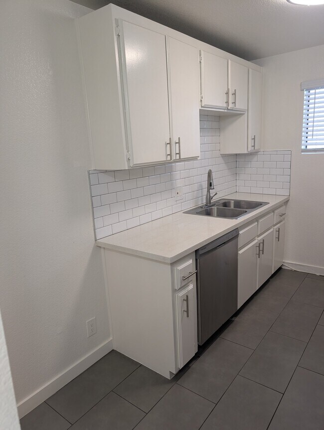 Foto del edificio - 7014 Lanewood Ave