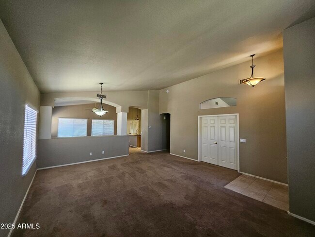 Building Photo - 1283 E Tradewind Dr