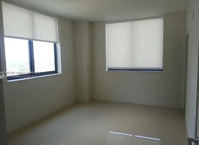Foto del edificio - 999 SW 1st Ave