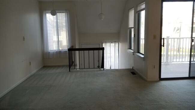 Foto del edificio - 212 Crosswoods Rd