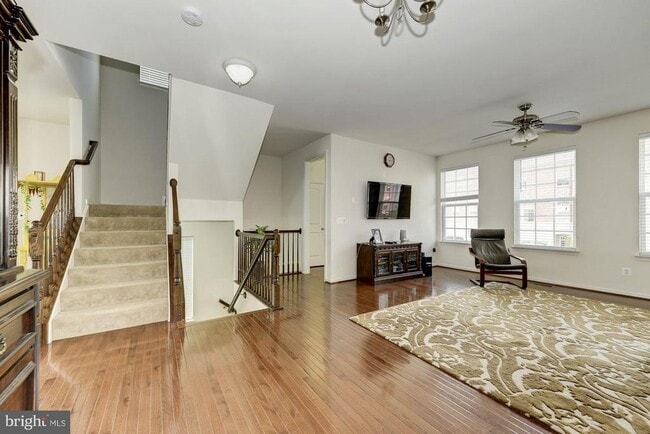 Foto del edificio - 22677 Flowing Spring Square