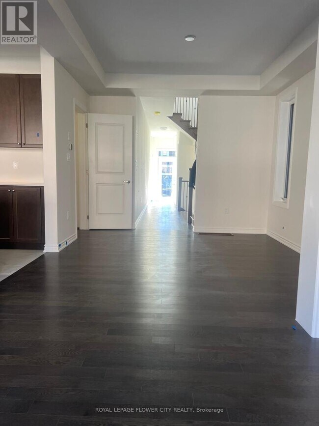 Building Photo - 13 Mundell Rd