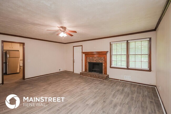 Foto del edificio - 2245 Pinewood Dr