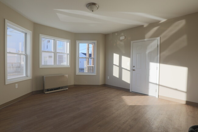 Building Photo - 461 Beech St