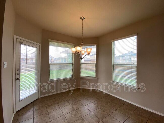 Building Photo - 1122 Garden Green Dr