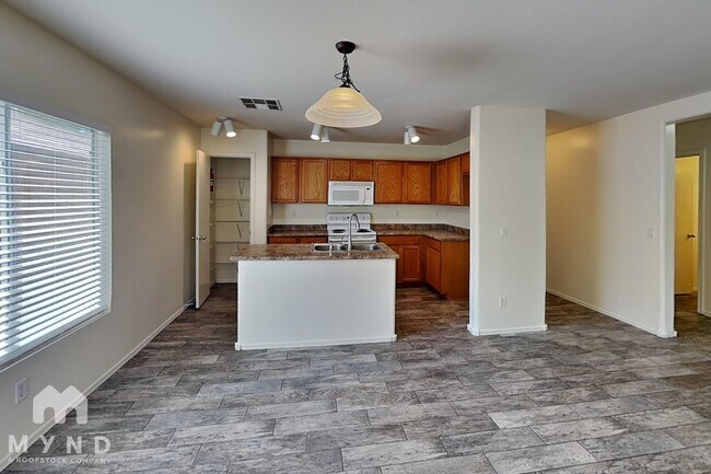 Foto del edificio - 22564 W Pima St