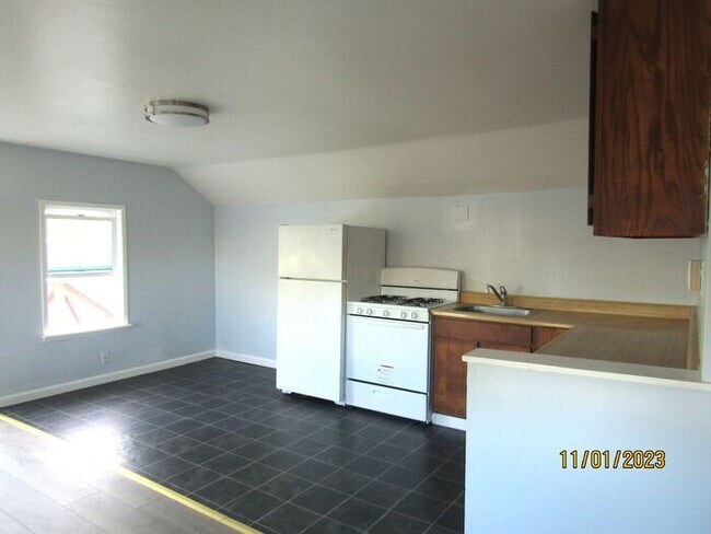 Building Photo - Newly Remodeled Cozy One Bed, One Bath Cou...