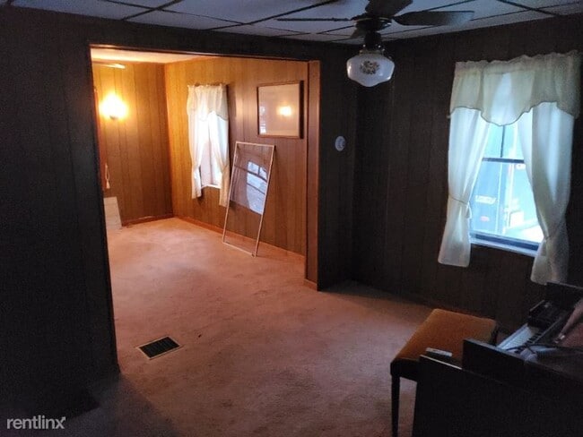 Building Photo - 3 br, 1 bath House - 12 Hunter Ave A Unit A