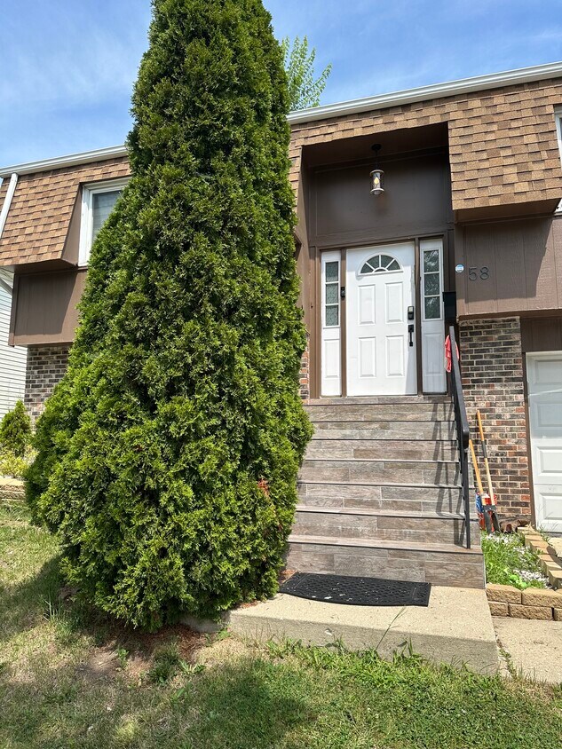 Primary Photo - 58 W Nevada Ave