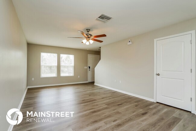 Building Photo - 3202 37th St W