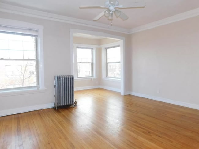Building Photo - 548 Elmwood Ave