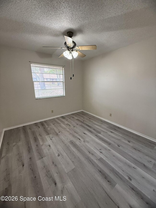 Building Photo - 850 Dow Ln