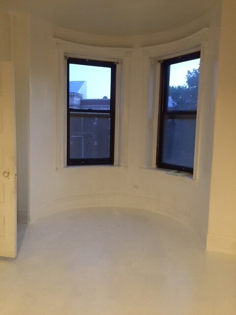 Building Photo - 519 Park Dr