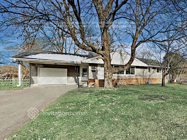 Building Photo - 3612 Commodore Dr