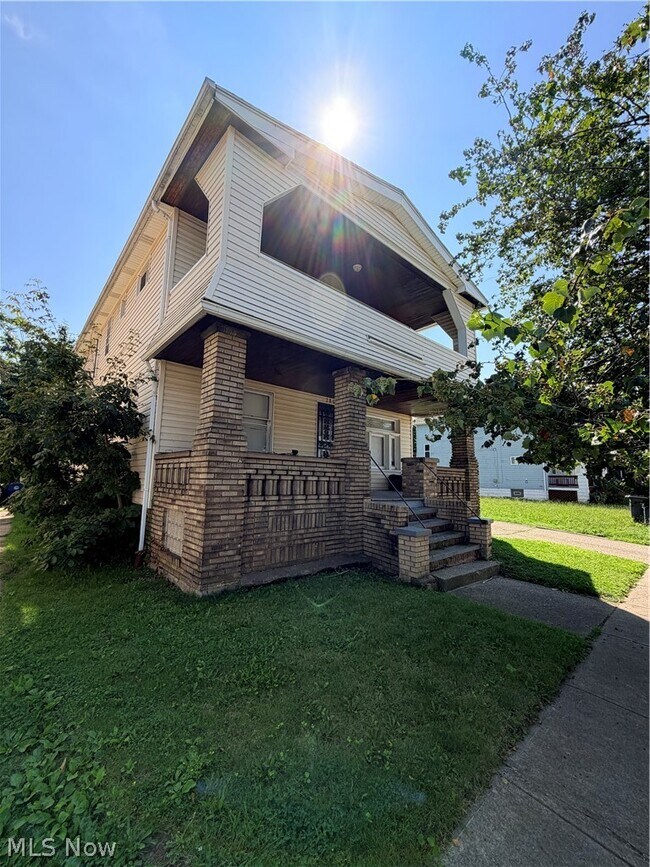 Foto del edificio - 2801 E 125th St