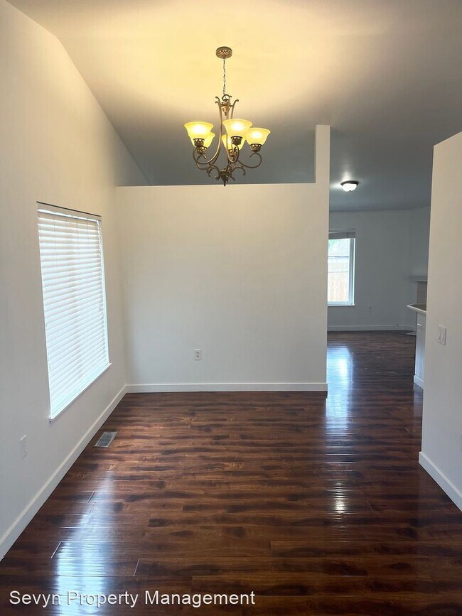 Foto del edificio - 3 br, 2 bath House - 622 Northern Way