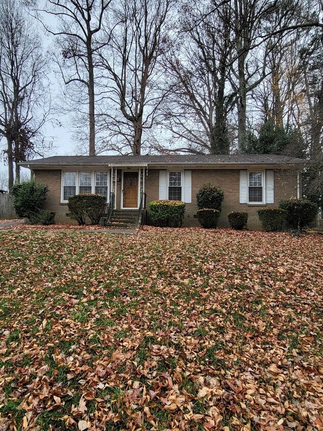 Foto del edificio - Well Maintained home in North Charlotte