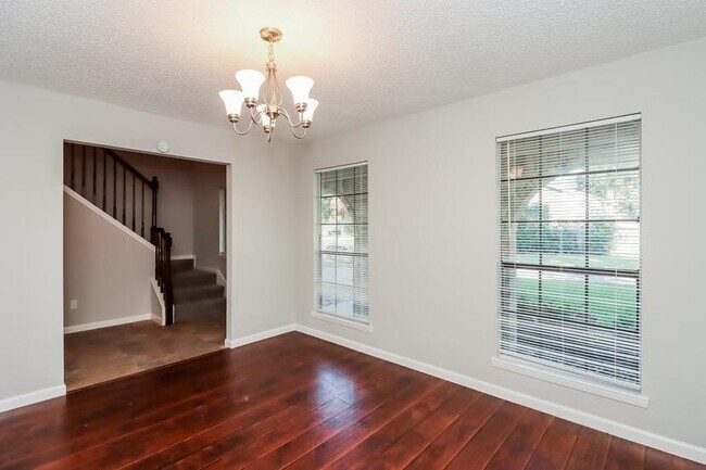Foto del edificio - 18511 Sweetmeadow Dr