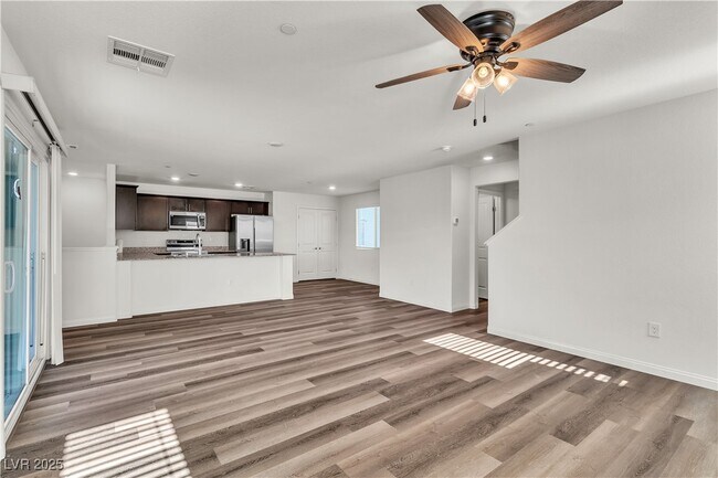 Foto del edificio - 6952 Crescent Gold St