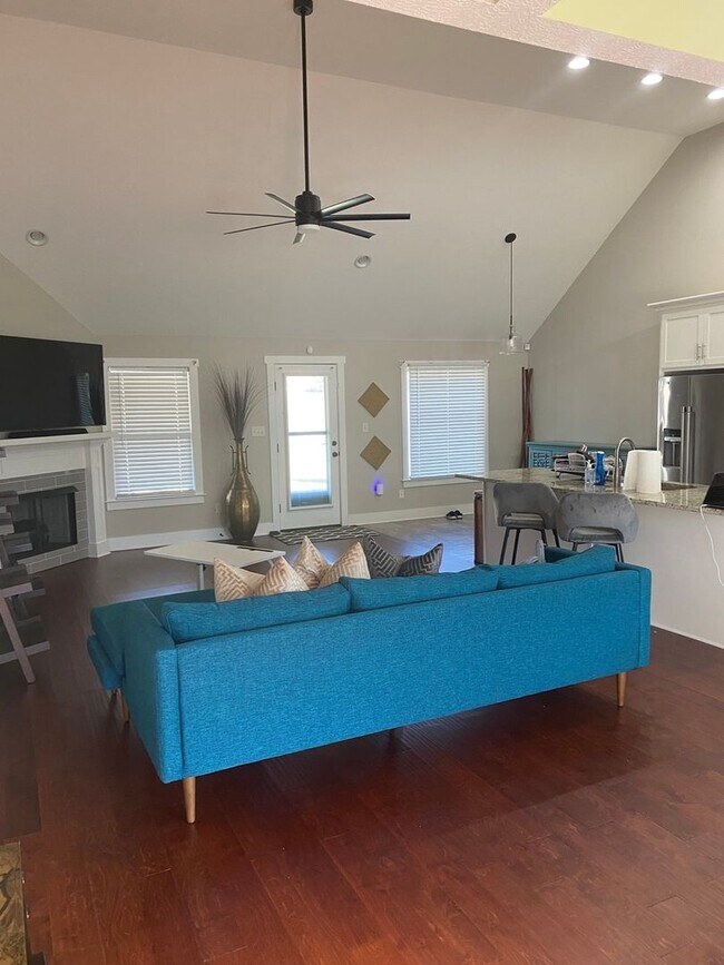 Building Photo - 16 White Birch Dr