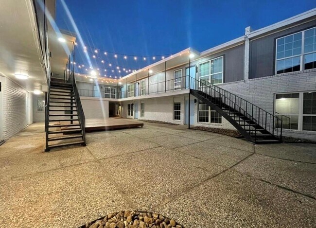 Foto del edificio - 9711 Linkmeadow Ln