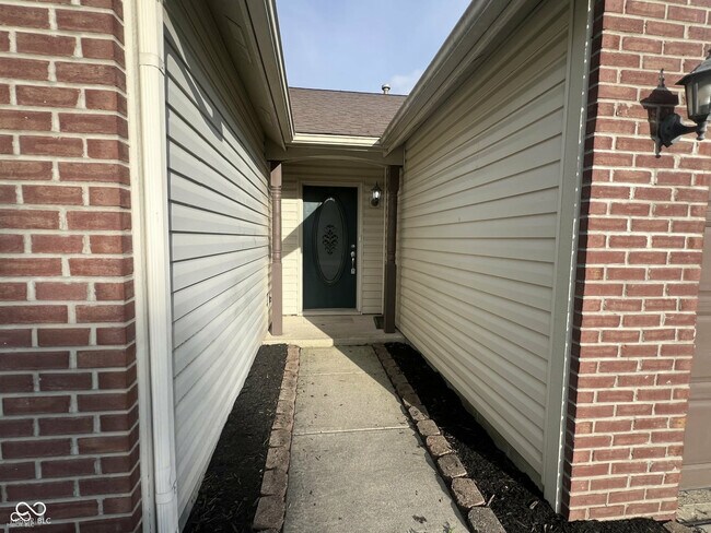 Foto del edificio - 6735 Lexington Cir