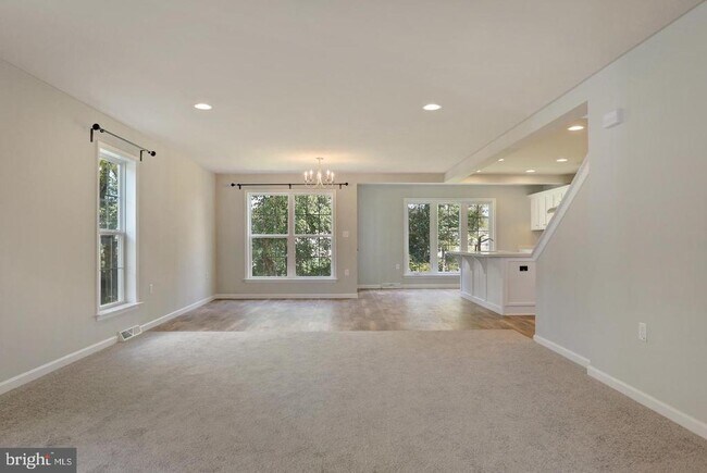 Building Photo - 90 Hoke Farm Way