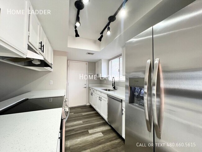 Foto del edificio - 2929 E Broadway Rd