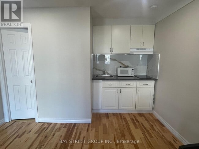 Building Photo - 5720 Peer St