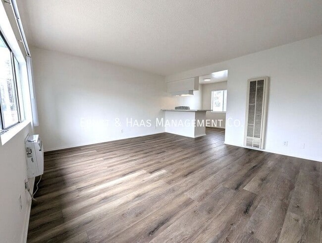 Photo - 1006 E 32nd St Apartment
