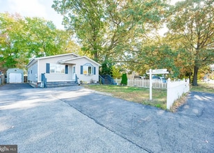 Building Photo - 7741 Edgewood Ave