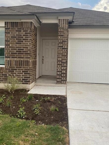 Building Photo - 329 Escondido Cir